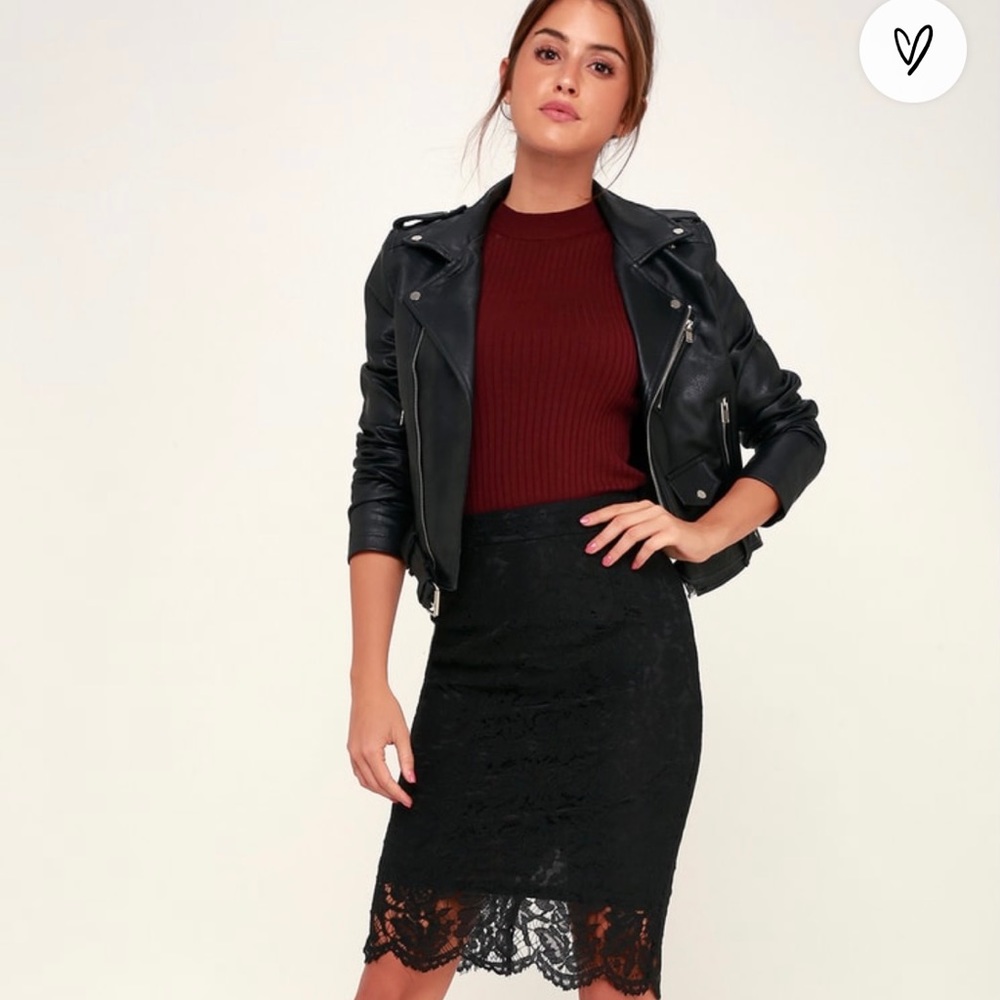 Lulus NWT black lace pencil skirt